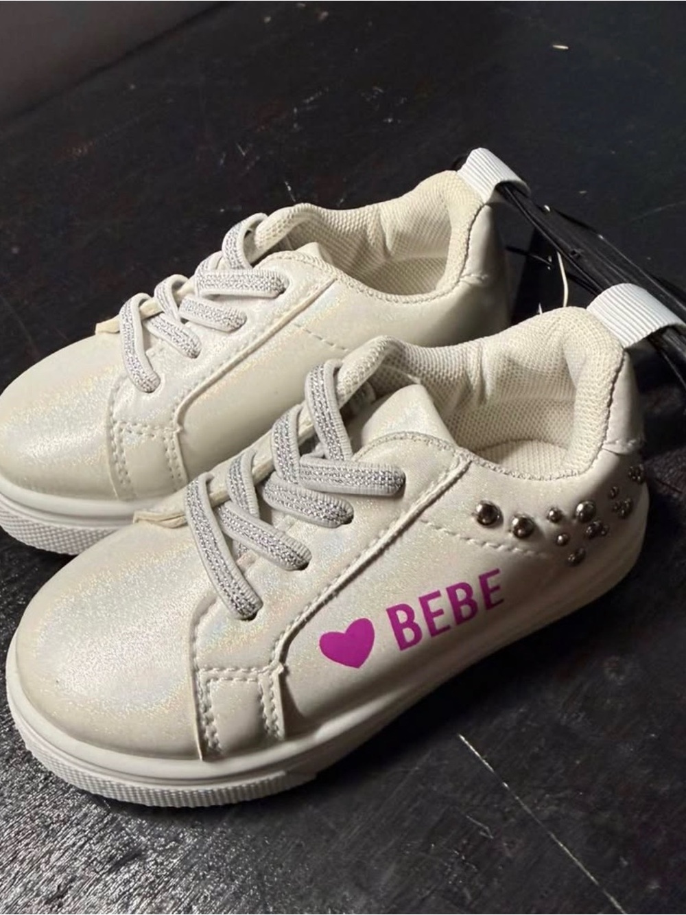 bebe NEW Cream Sneakers with Pink Heart TODDLER SIZE 5